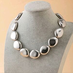 NEW! Silver Plated Stunning & Chic Geometric Necklace